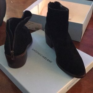 Antonio Milano suede black boots